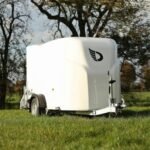 Debon Roadster Cargo 2 Kofferanhänger Polyester-Monocoque, zGG 1.300 kg