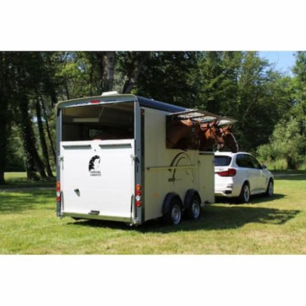 Cheval Liberté Maxi 3 Pferdeanhänger für 3 Pferde, Tandem gebremst